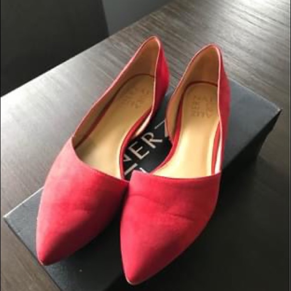 Red flats - Picture 2 of 5